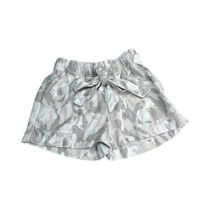 (NWOT) Nicole Miller New  Gray Camo Elastic Waist 100% Lyocell Shorts Size Small